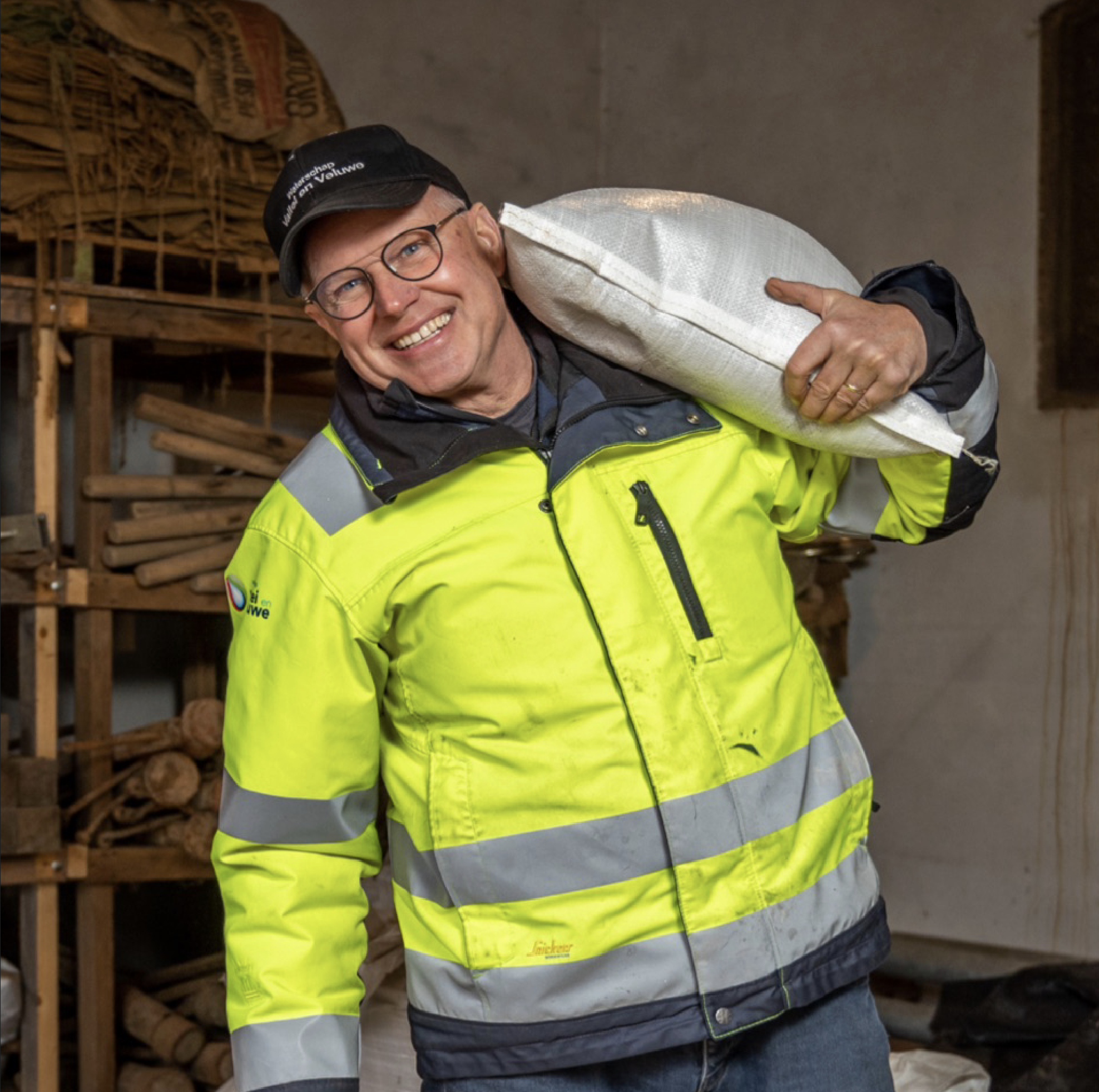 Inmiddels zijn de voorbereidingen voor het stormseizoen in volle gang.