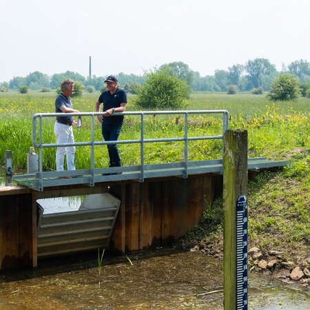 Paul en Patrick op de nieuw Stuw in de bovenste polder